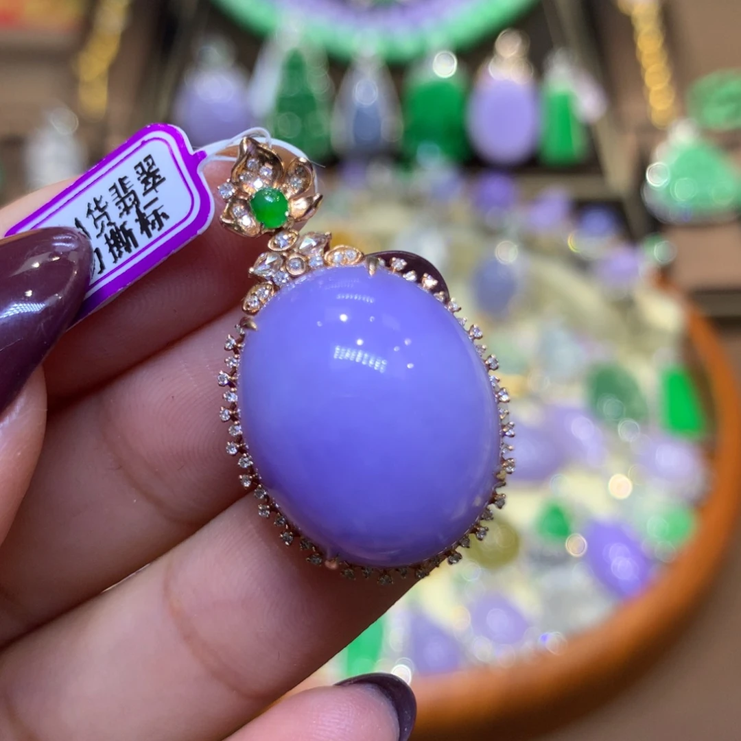 翡翠18K金镶嵌颈饰