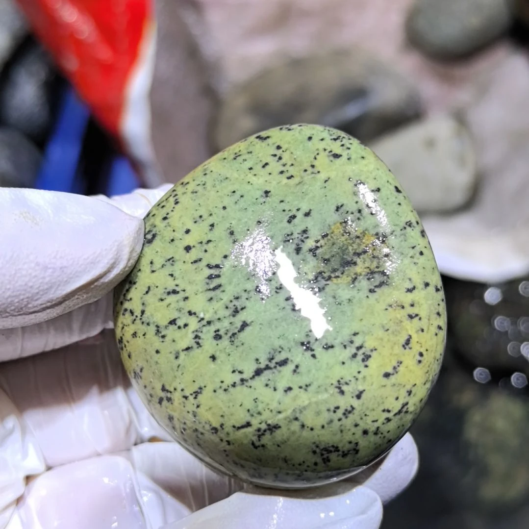 瀚***衡藏玉药王石原石一个摆件