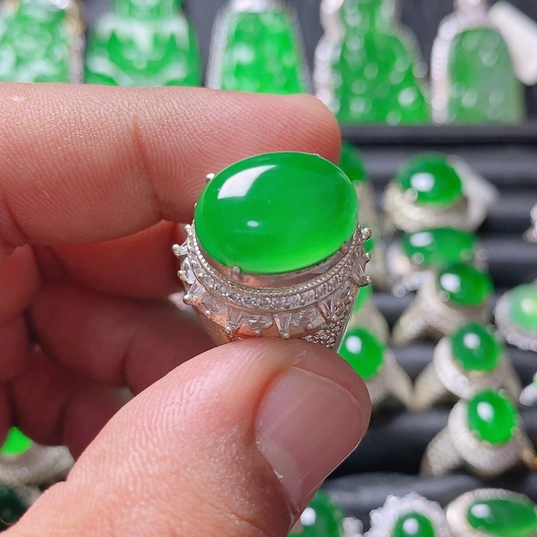 翡翠未镶嵌颈饰