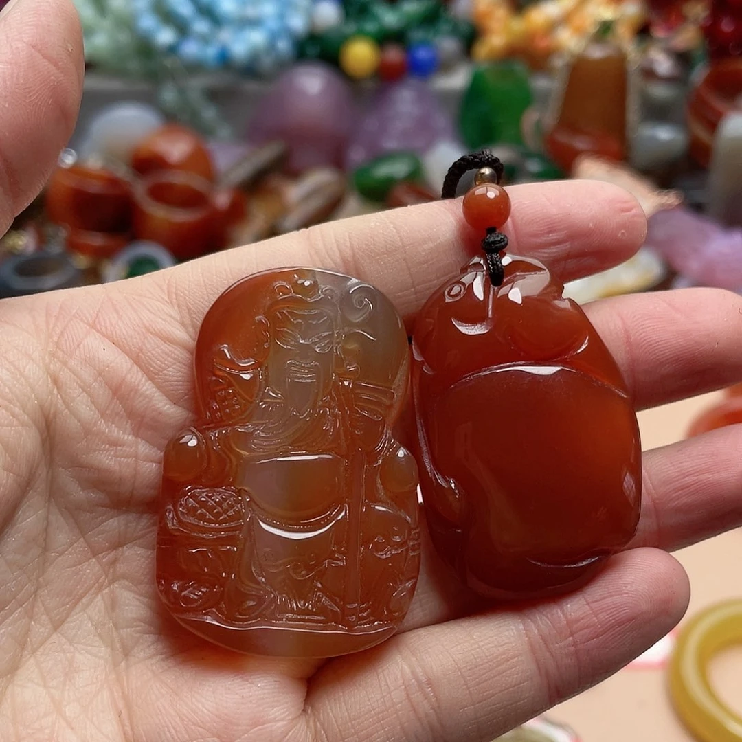 玛瑙/玉髓颈饰合金小**鱼