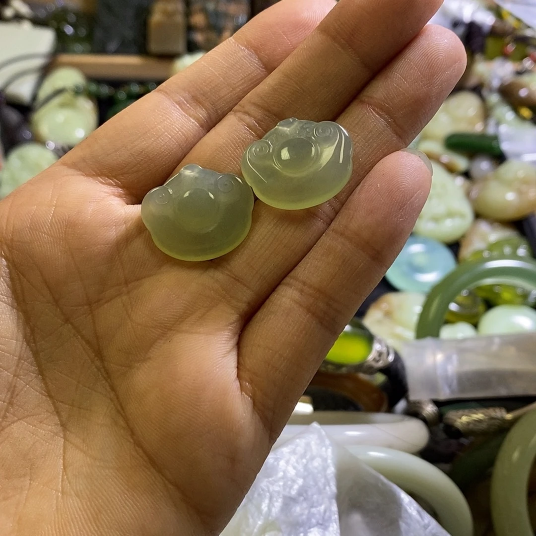 岫玉未镶嵌手镯耳环