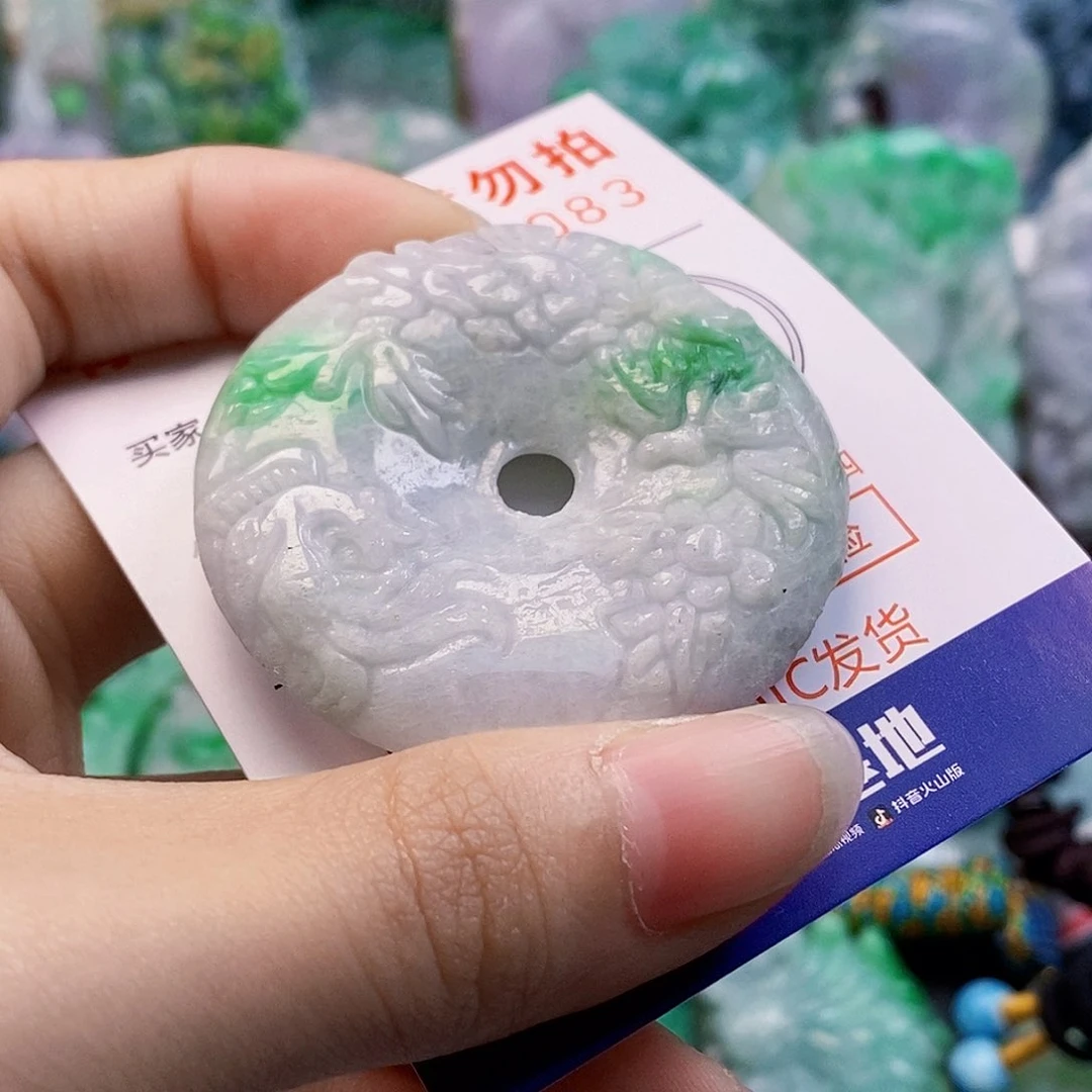 吊坠(不含链)未镶嵌翡翠