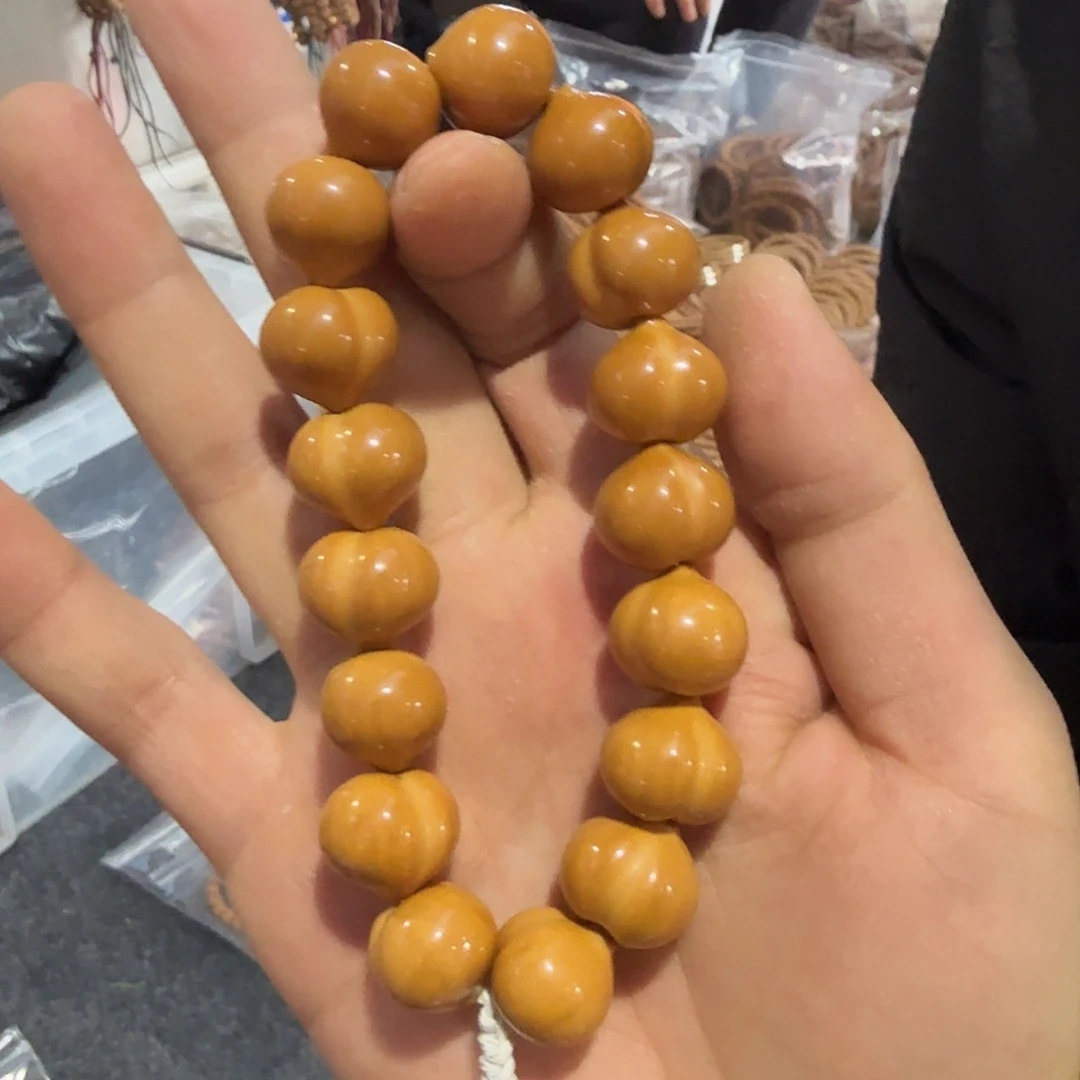 猴头核桃吊坠丹姐手工奶油屁桃16