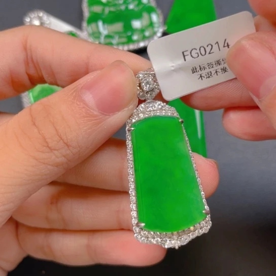 【闪购商品】颈饰银S925镶嵌翡翠翡翠