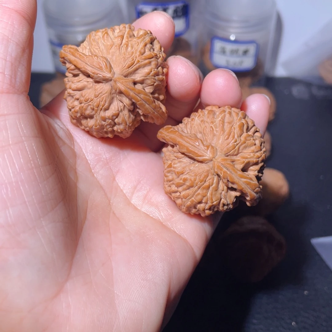 吊坠桃核40尺闷白，