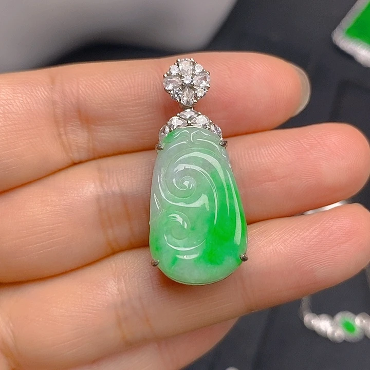 翡翠银S925镶嵌颈饰