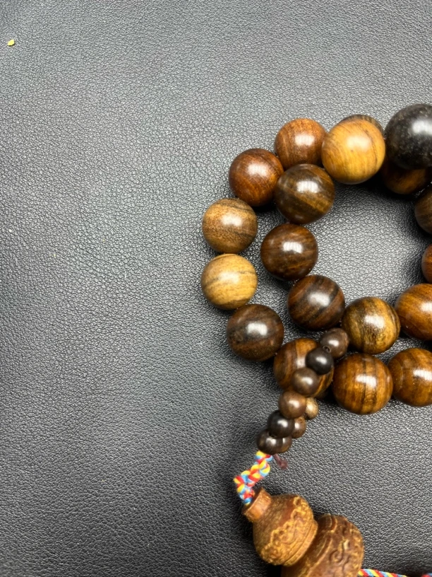 J链接6号文玩手串