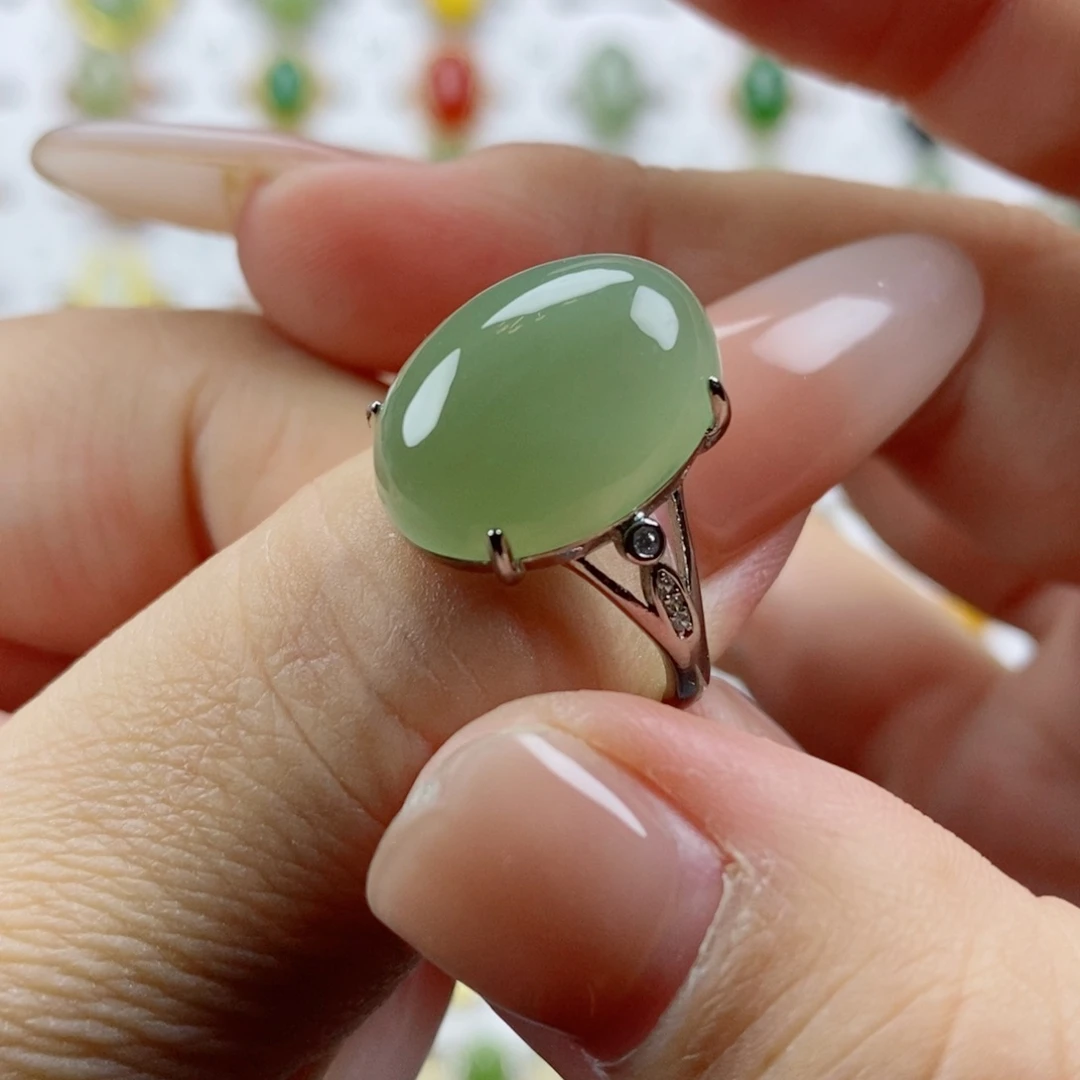 未镶嵌戒指和田玉