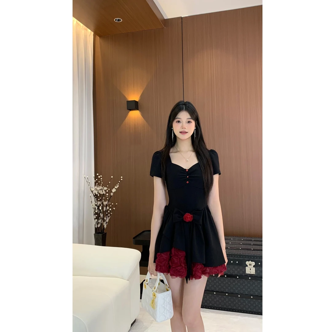 衣小诗【伯德小姐】小黑裙高腰纯欲风法式黑色显瘦拉链短款连衣裙