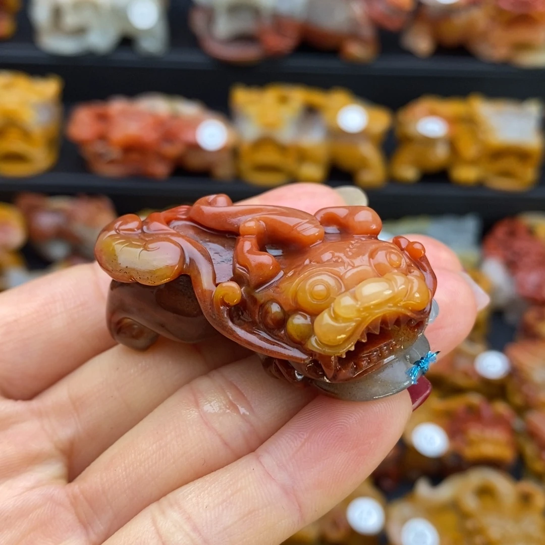 石英质玉（黄龙玉）未镶嵌颈饰