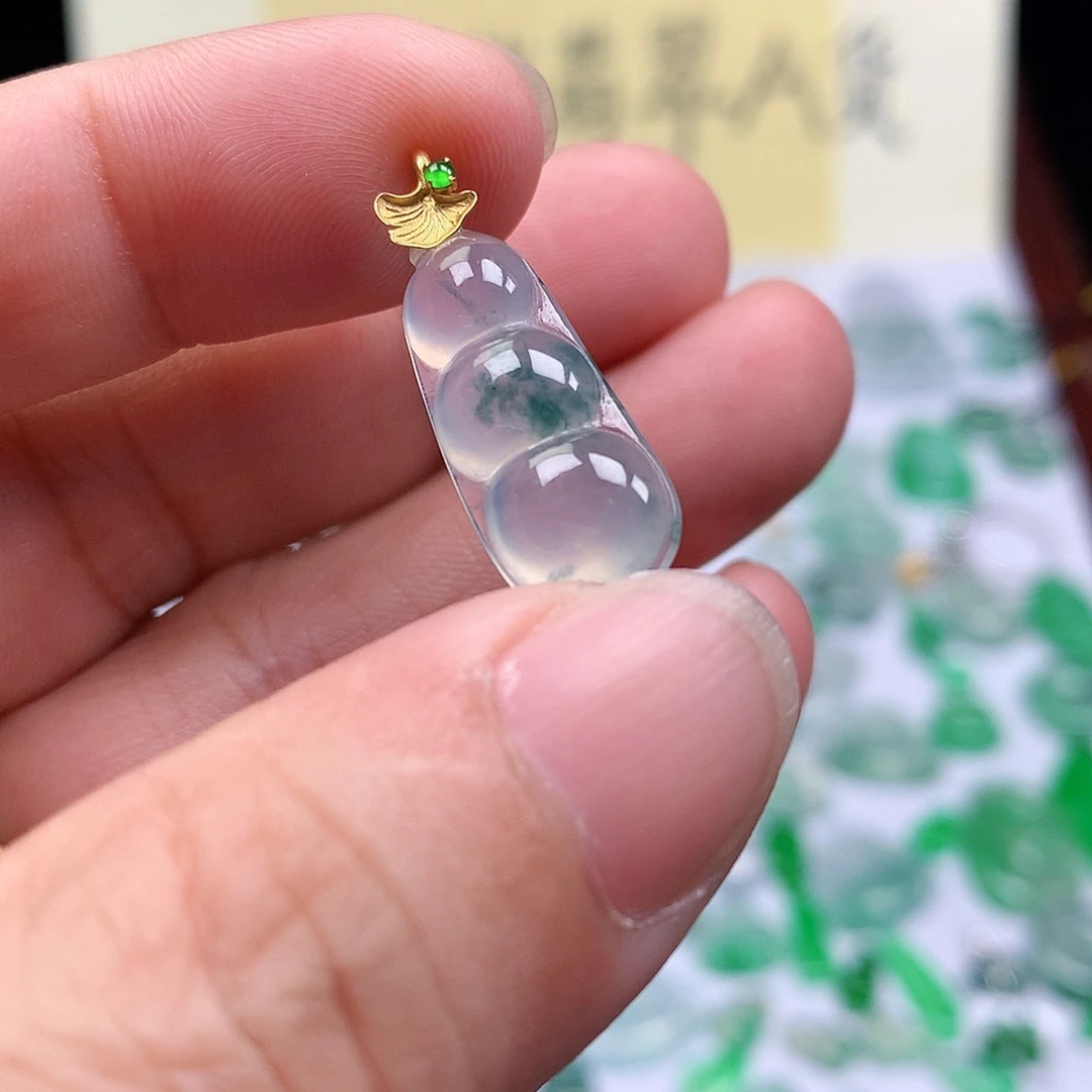 翡翠裸石18K金镶嵌缅甸天然A货翡翠冰种豆子