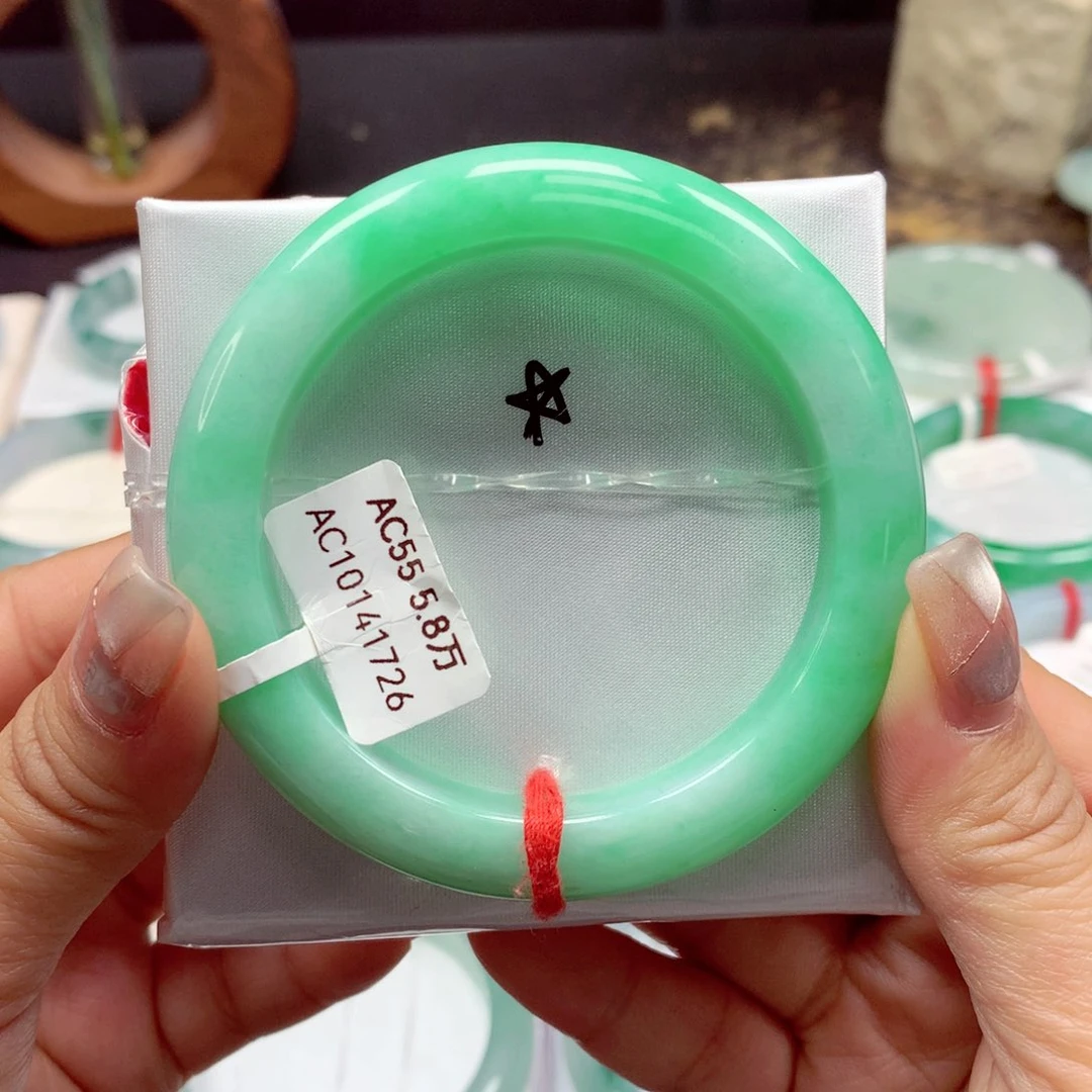 翡翠手镯未镶嵌55正5号88