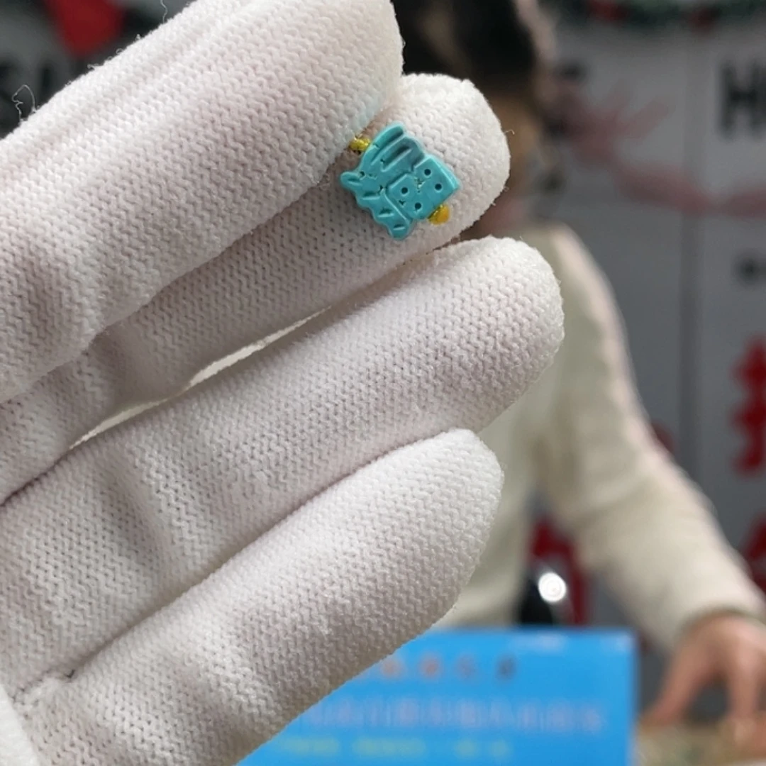 绿松石未镶嵌挂件