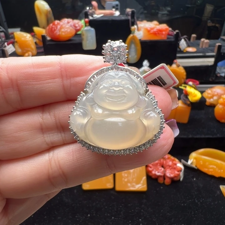 未镶嵌石英质玉（黄龙玉）颈饰