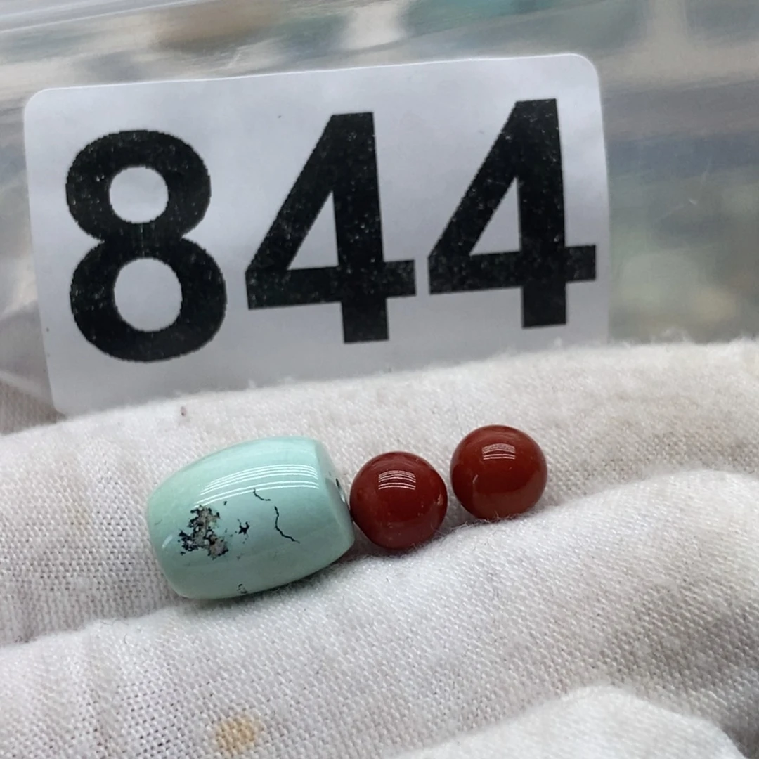 南红玛瑙未镶嵌颈饰曾**过