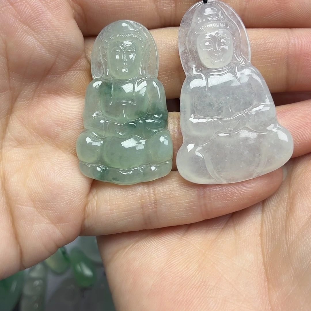 夏***天翡翠未镶嵌颈饰观音