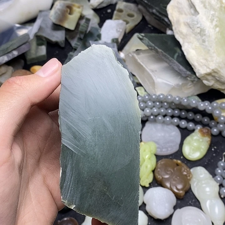 芥****和田玉（糖玉）未镶嵌珠宝半成品