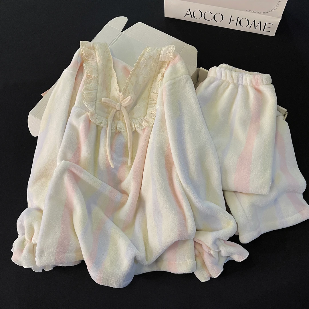 可外穿法兰绒睡衣女新款冬季加绒加厚甜美花边宽松学生家居服套装