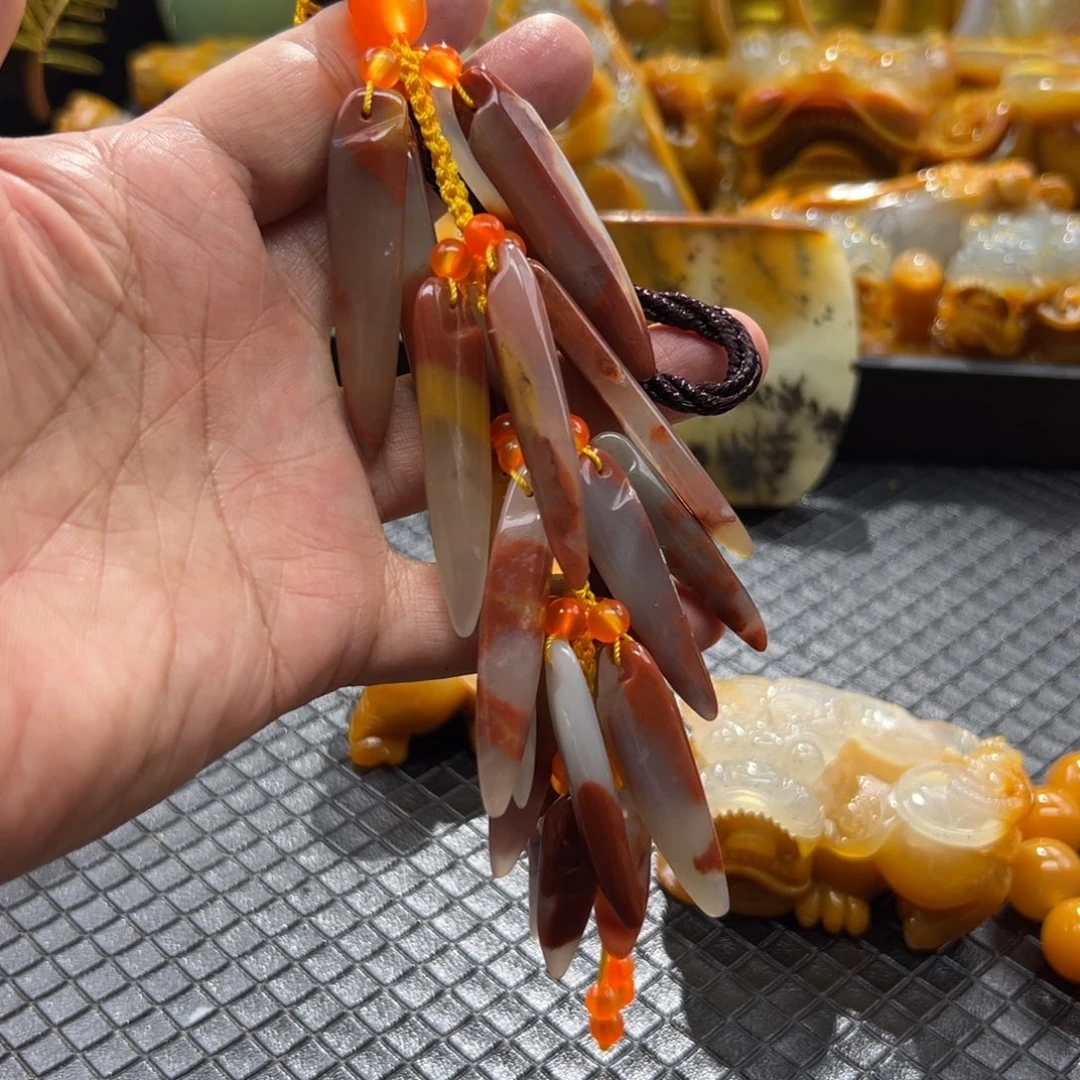 石英质玉未镶嵌颈饰
