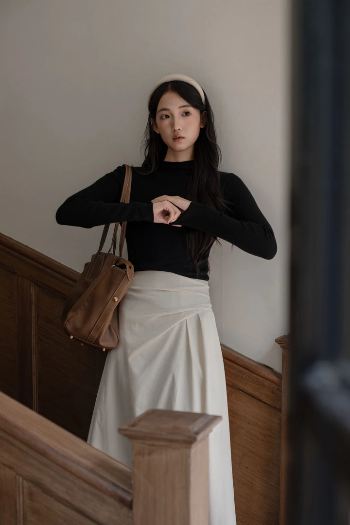 小香风轻熟穿搭套装女2025早秋新款半高领长袖针织衫搭气质半身裙