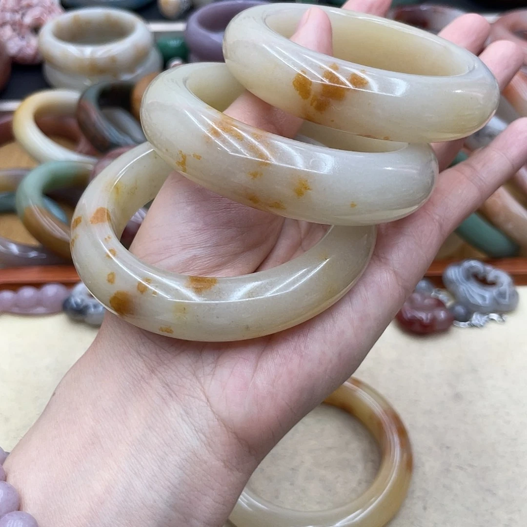 石英质玉圈口齐全未镶嵌