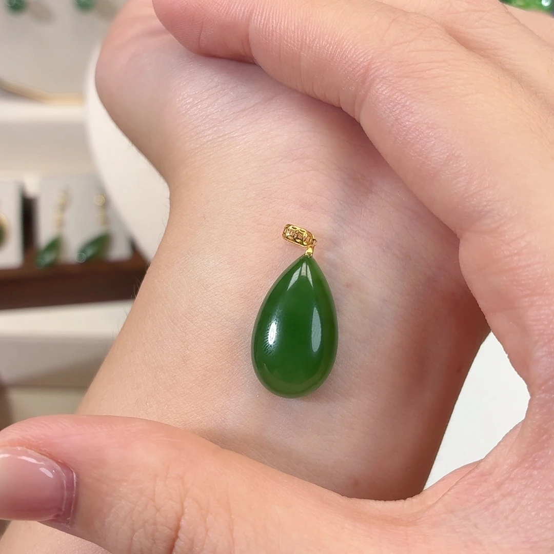 和田玉（碧玉）18K金镶嵌颈饰