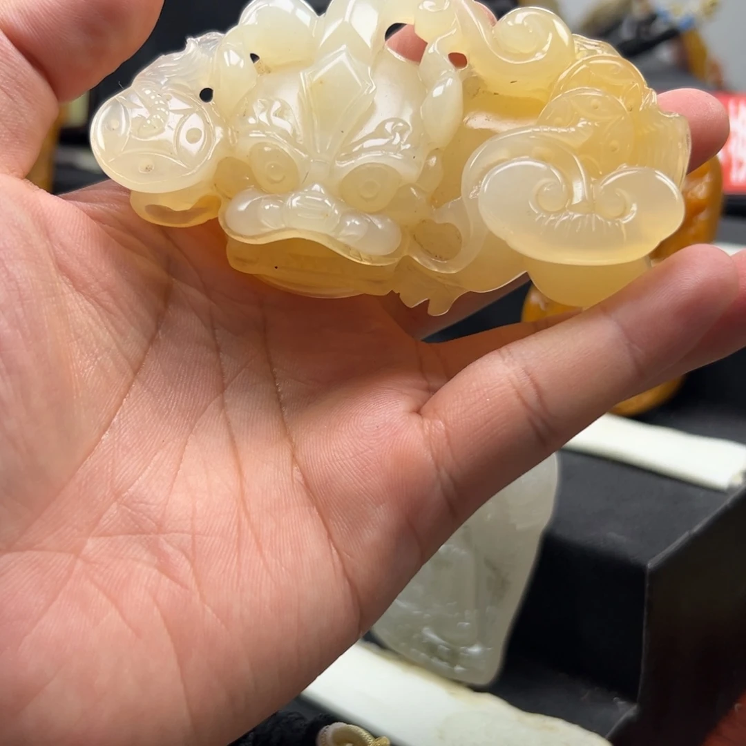未镶嵌石英质玉（黄龙玉）黄龙玉