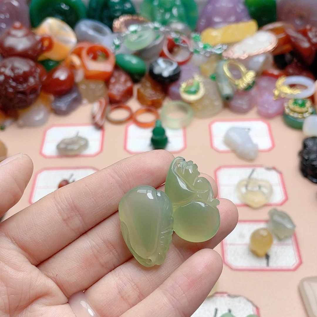 玛瑙/玉髓颈饰合金红**宝
