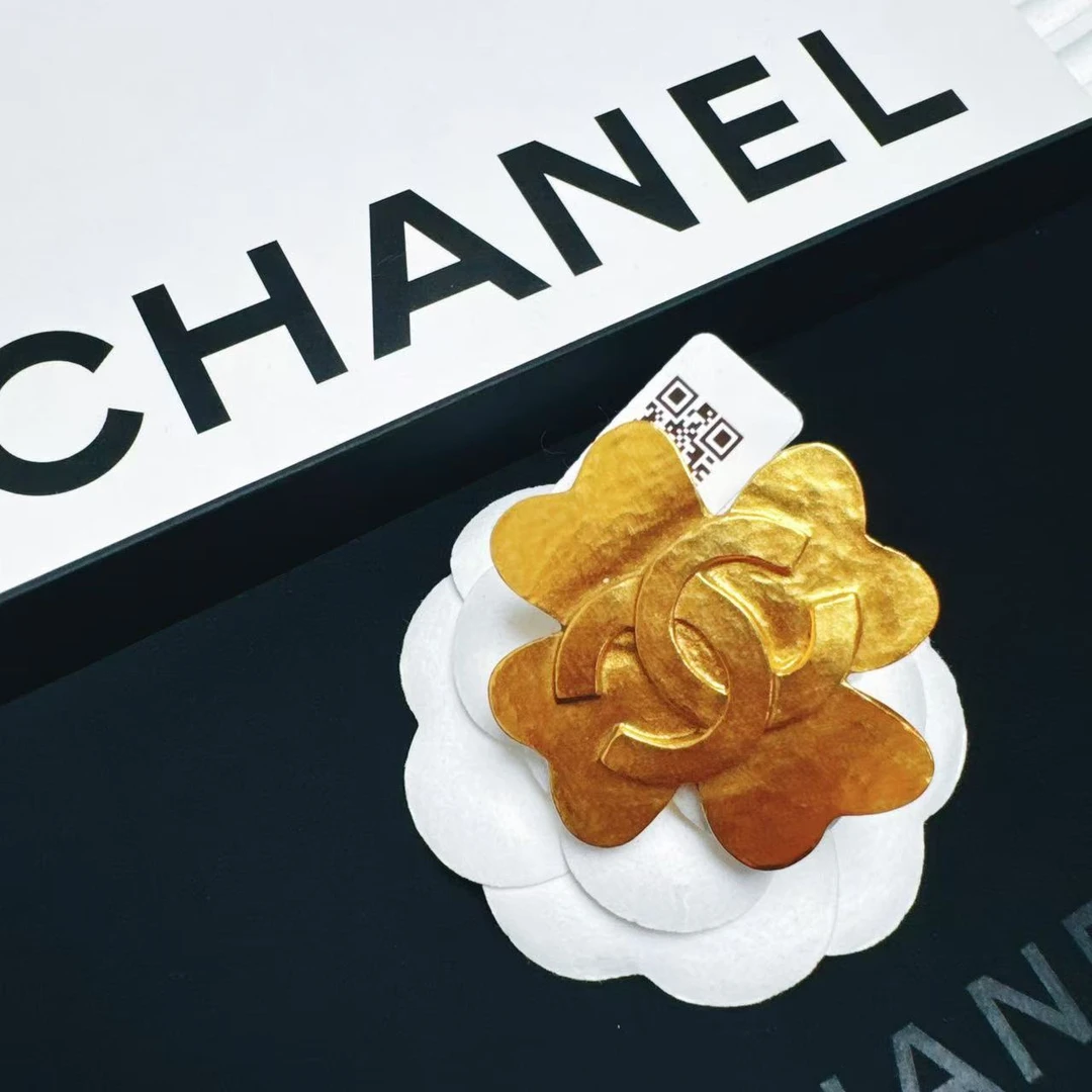 95新 Chanel/香奈儿 柚礼中古/香奈儿素金四叶草胸针LZ405363