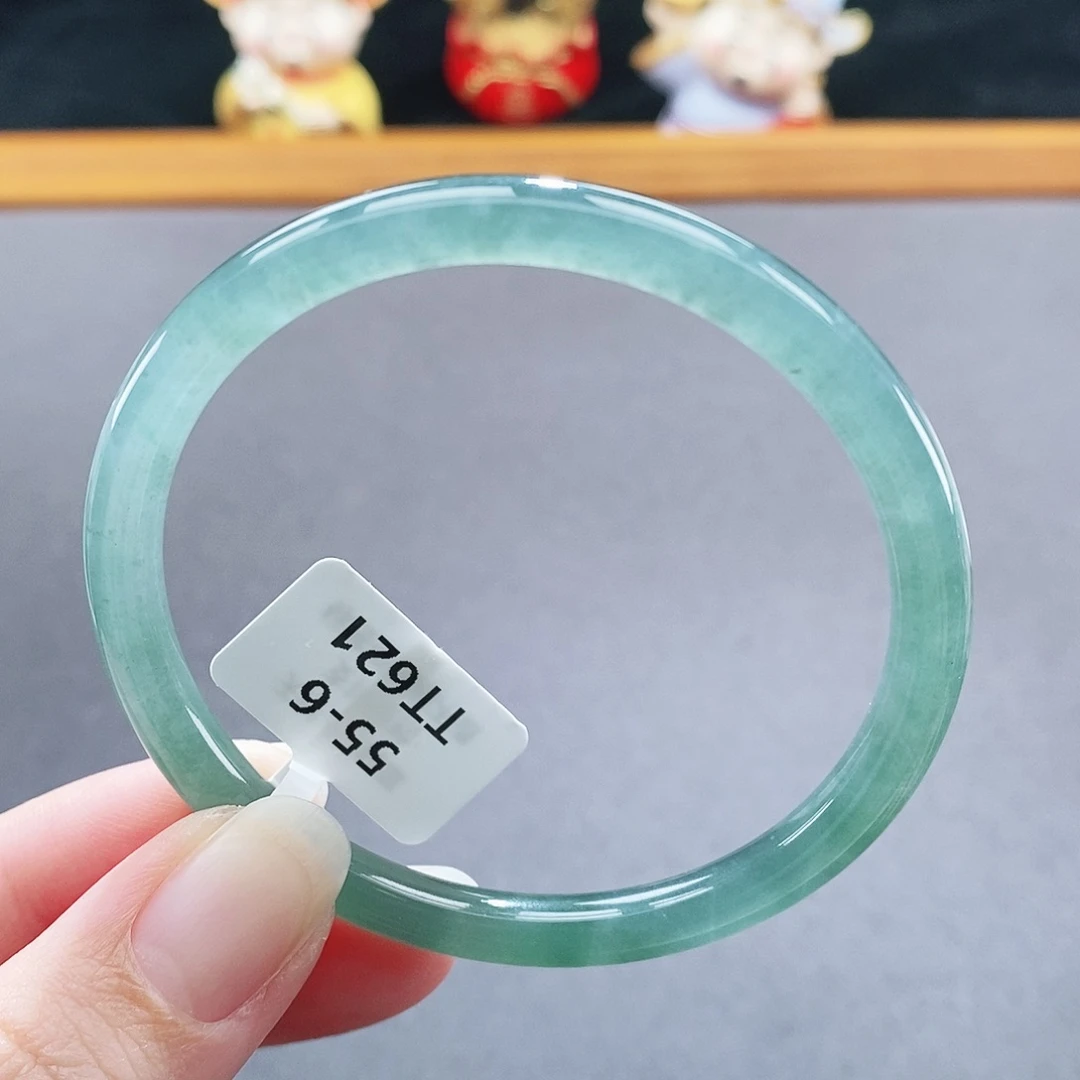 翡翠未镶嵌手镯45