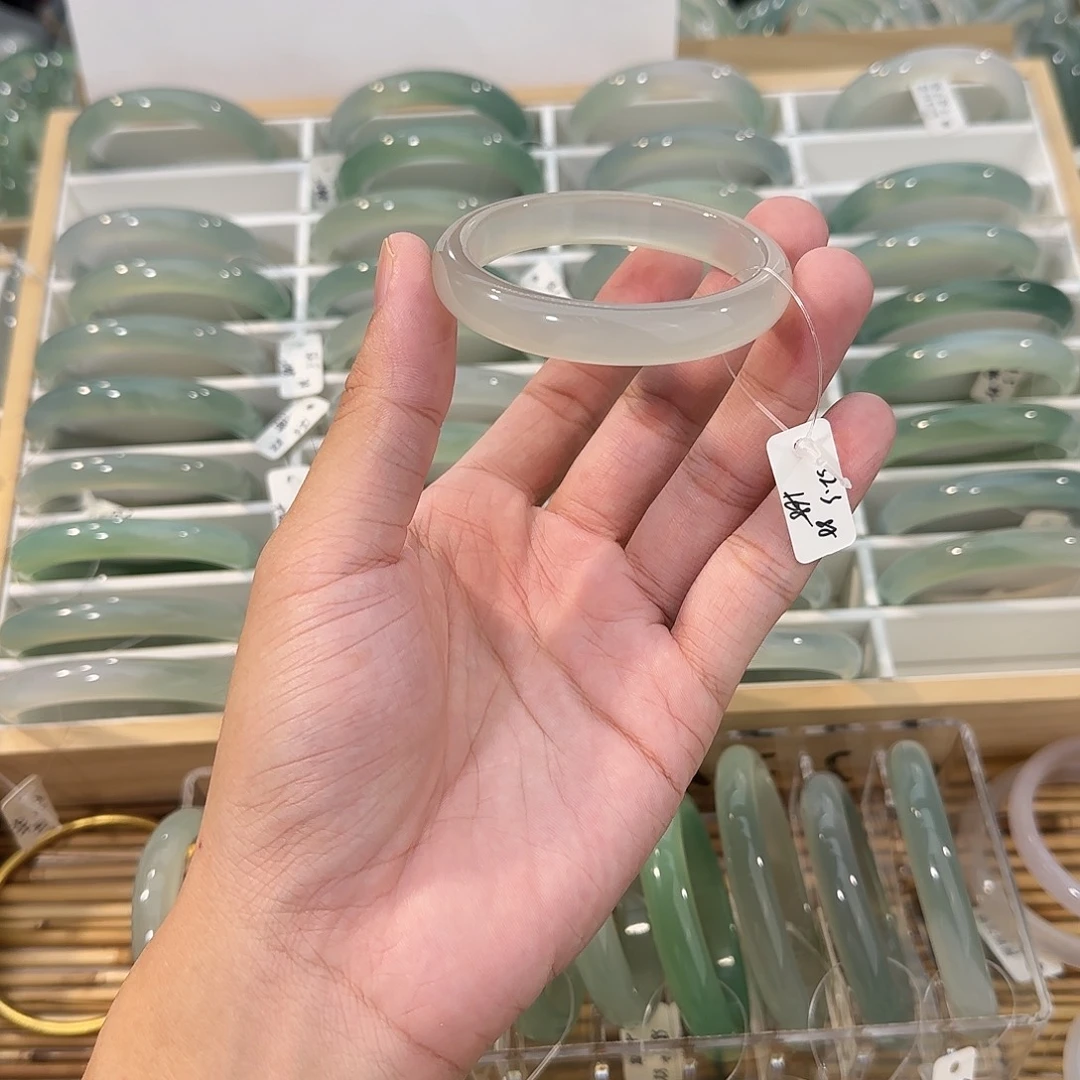 玛瑙/玉髓未镶嵌手镯圈口52.3