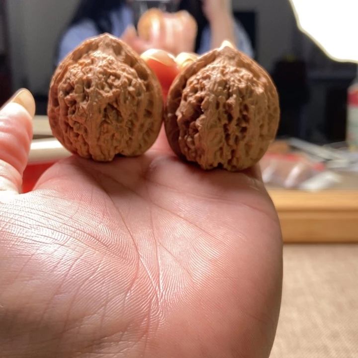 文玩核桃吊坠国核牡丹纹36