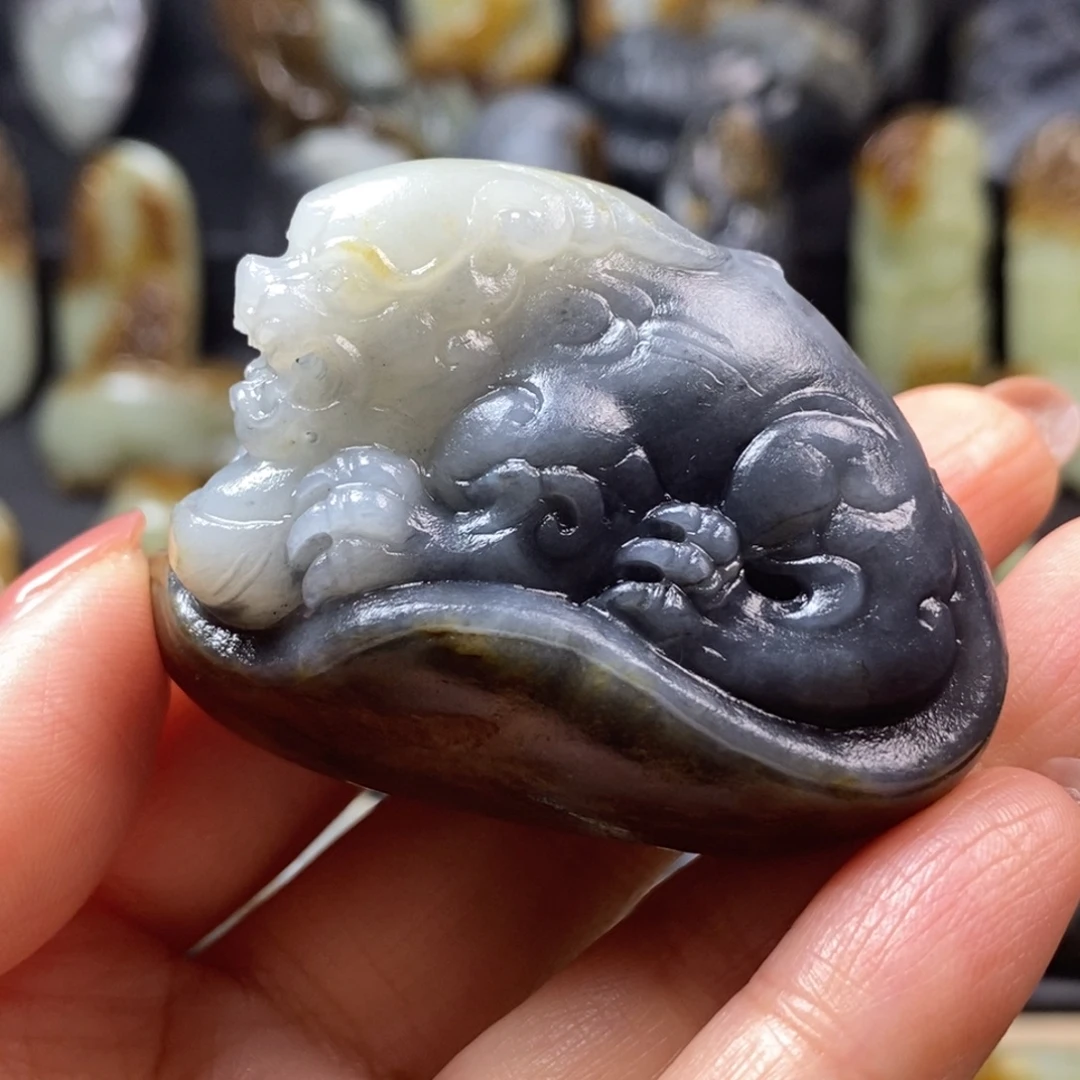 和田玉未镶嵌把件