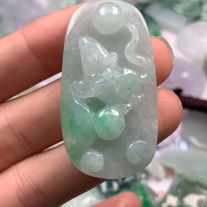 翡翠未镶嵌颈饰翡翠