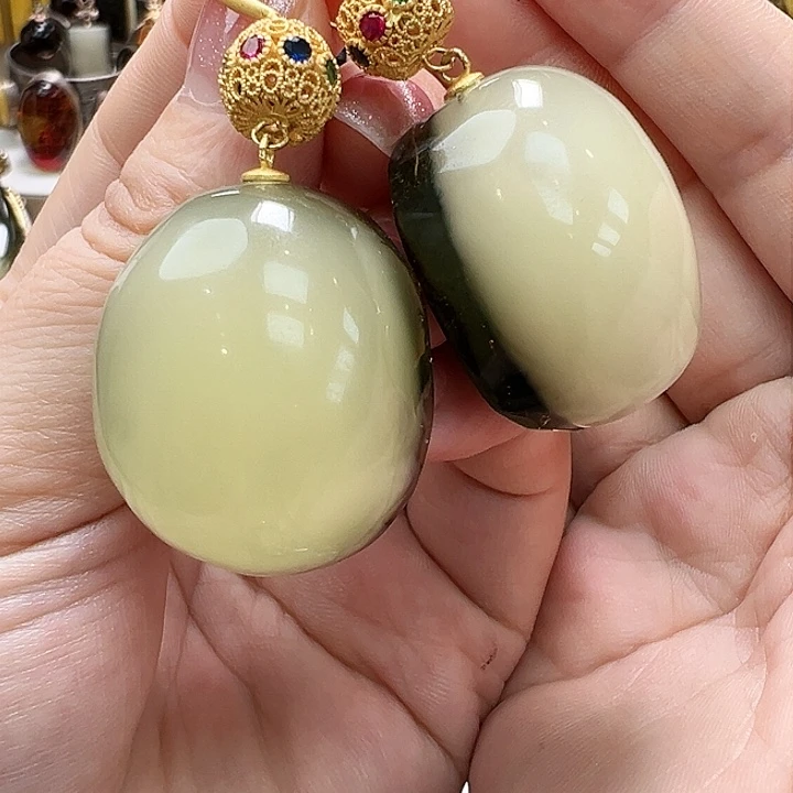 琥珀未镶嵌珠宝奇石