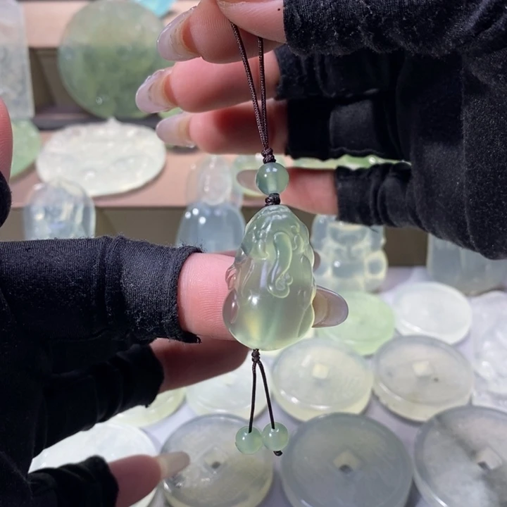 岫玉吊坠未镶嵌吊坠