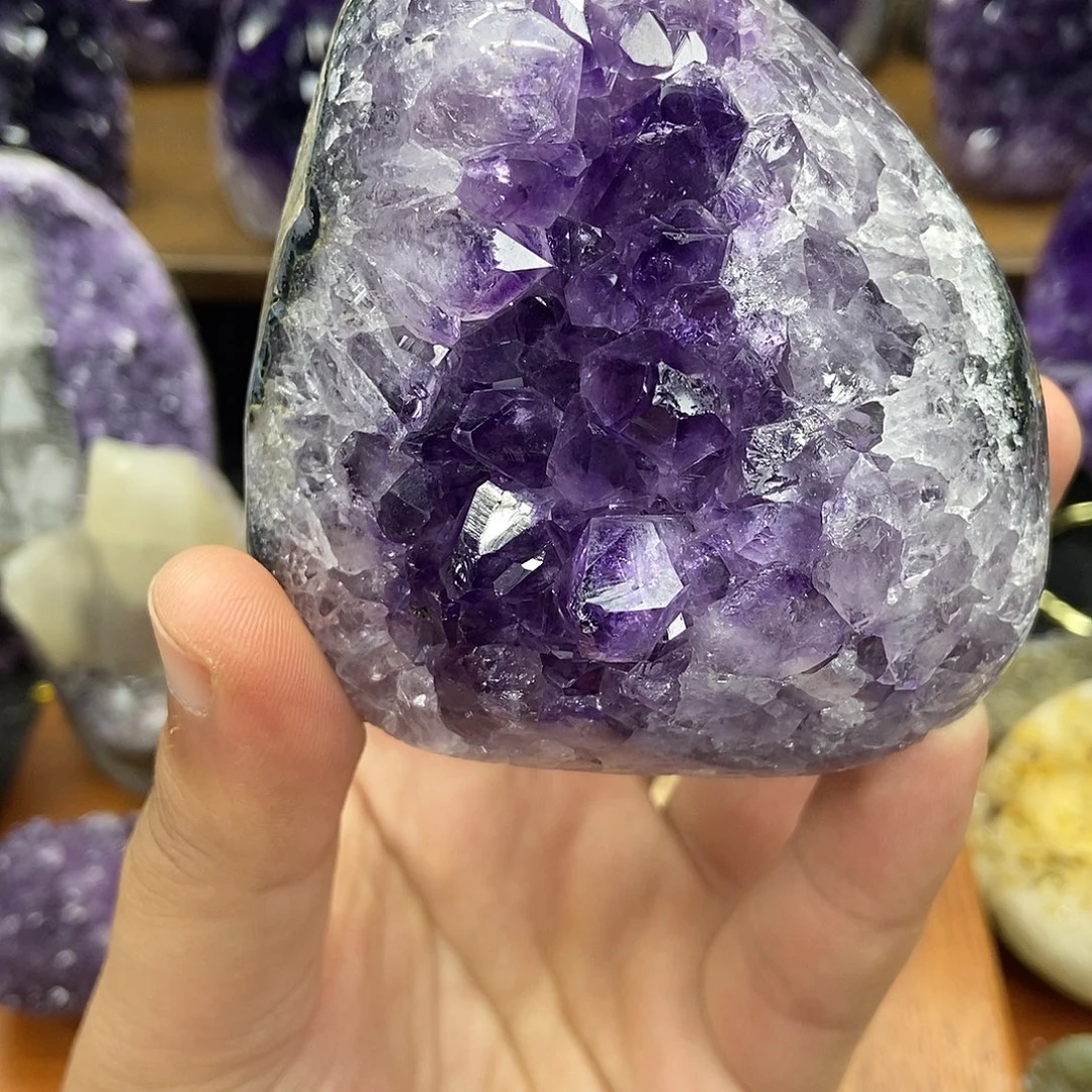 紫晶未镶嵌大型摆件（非配饰）