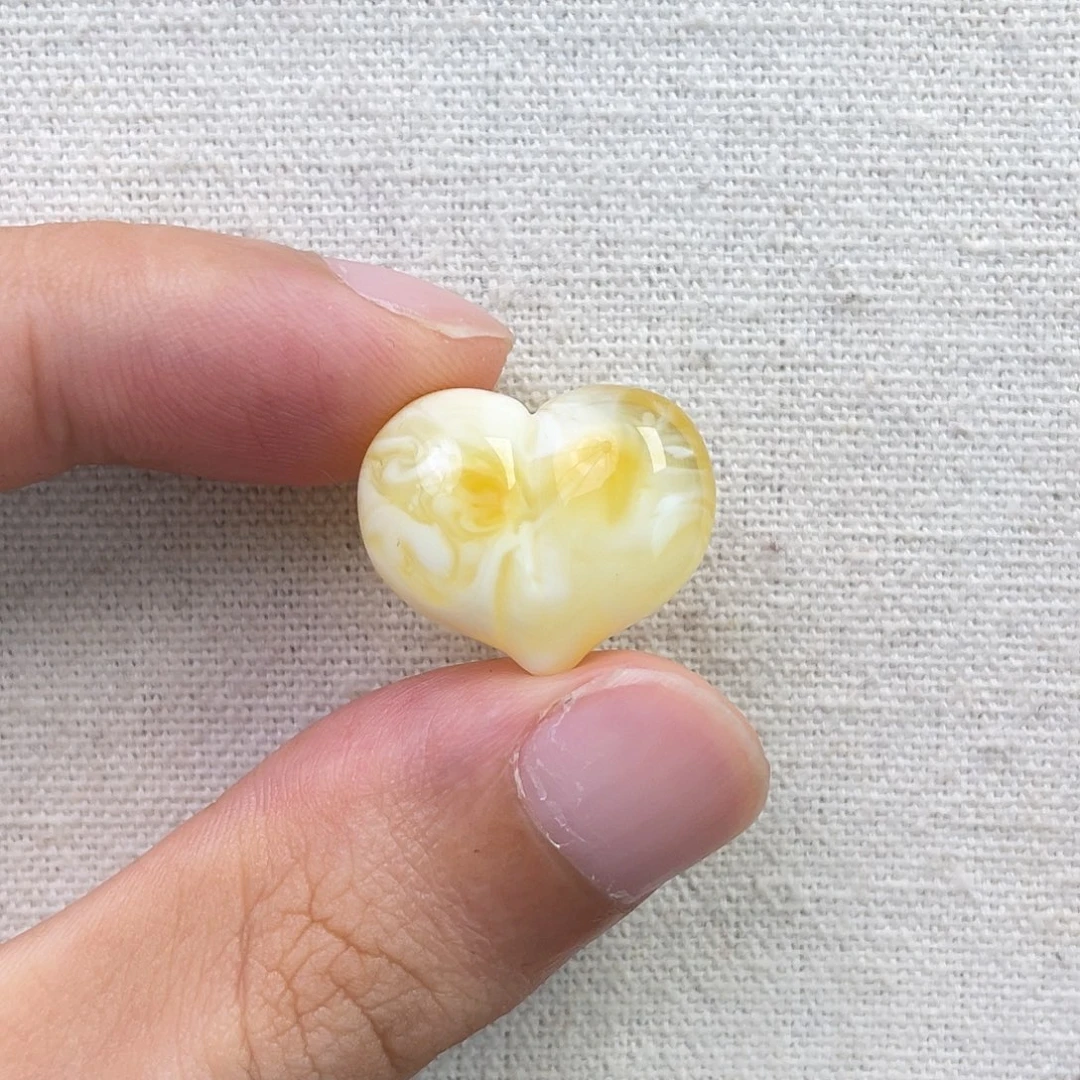 琥珀未镶嵌珠宝奇石屁桃