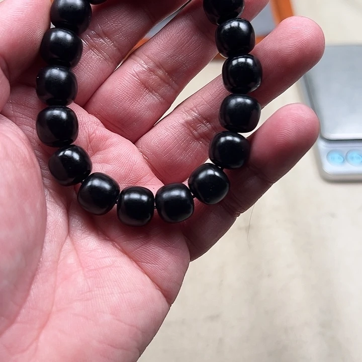 白玉菩提吊坠黑色370