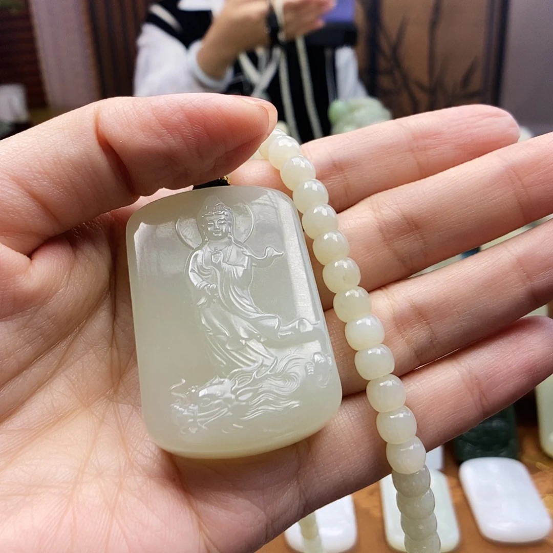 颈饰未镶嵌和田玉L*峰