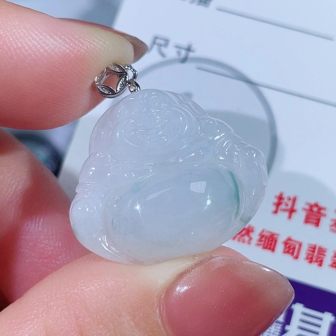 翡翠未镶嵌颈饰佛公