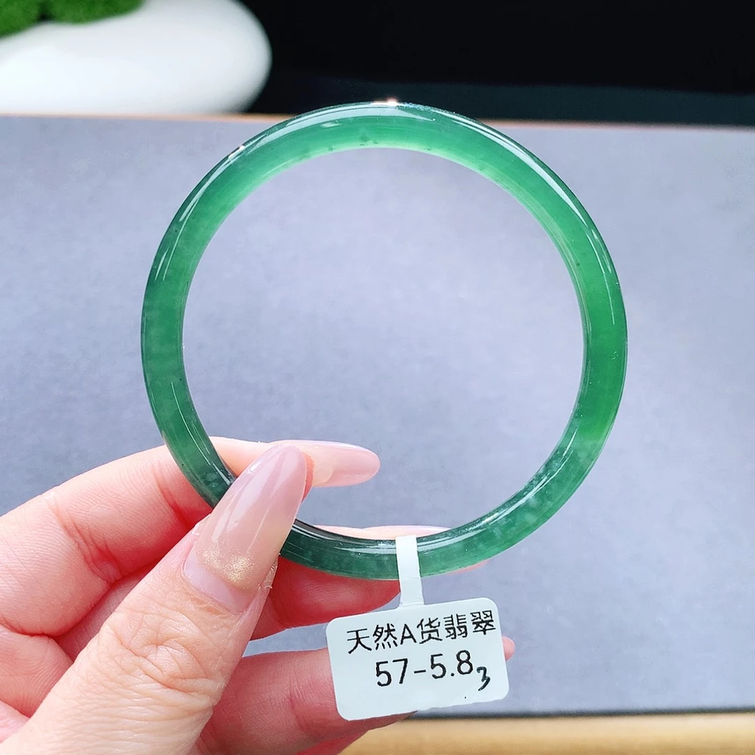 未镶嵌手镯（圆镯）翡翠