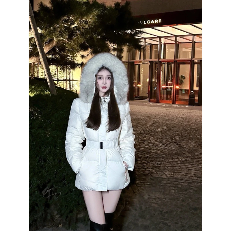 爆款轻薄鹅绒巧儿巴黎听雪白色收腰连帽冬季保暖毛领白鸭绒外套女