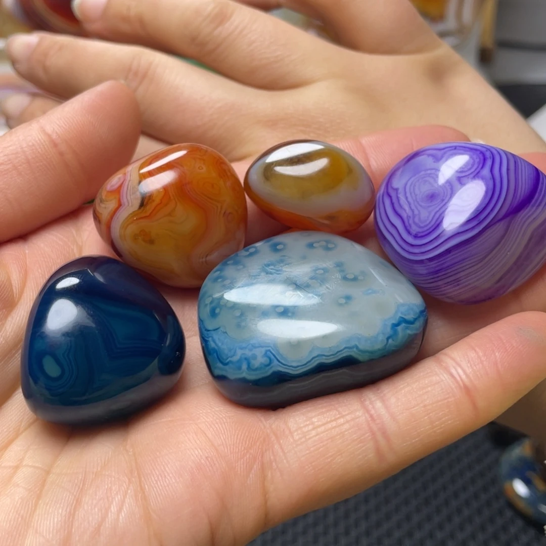 春***，玛瑙/玉髓未镶嵌珠宝奇石