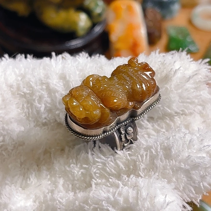 颈饰未镶嵌翡翠三位数