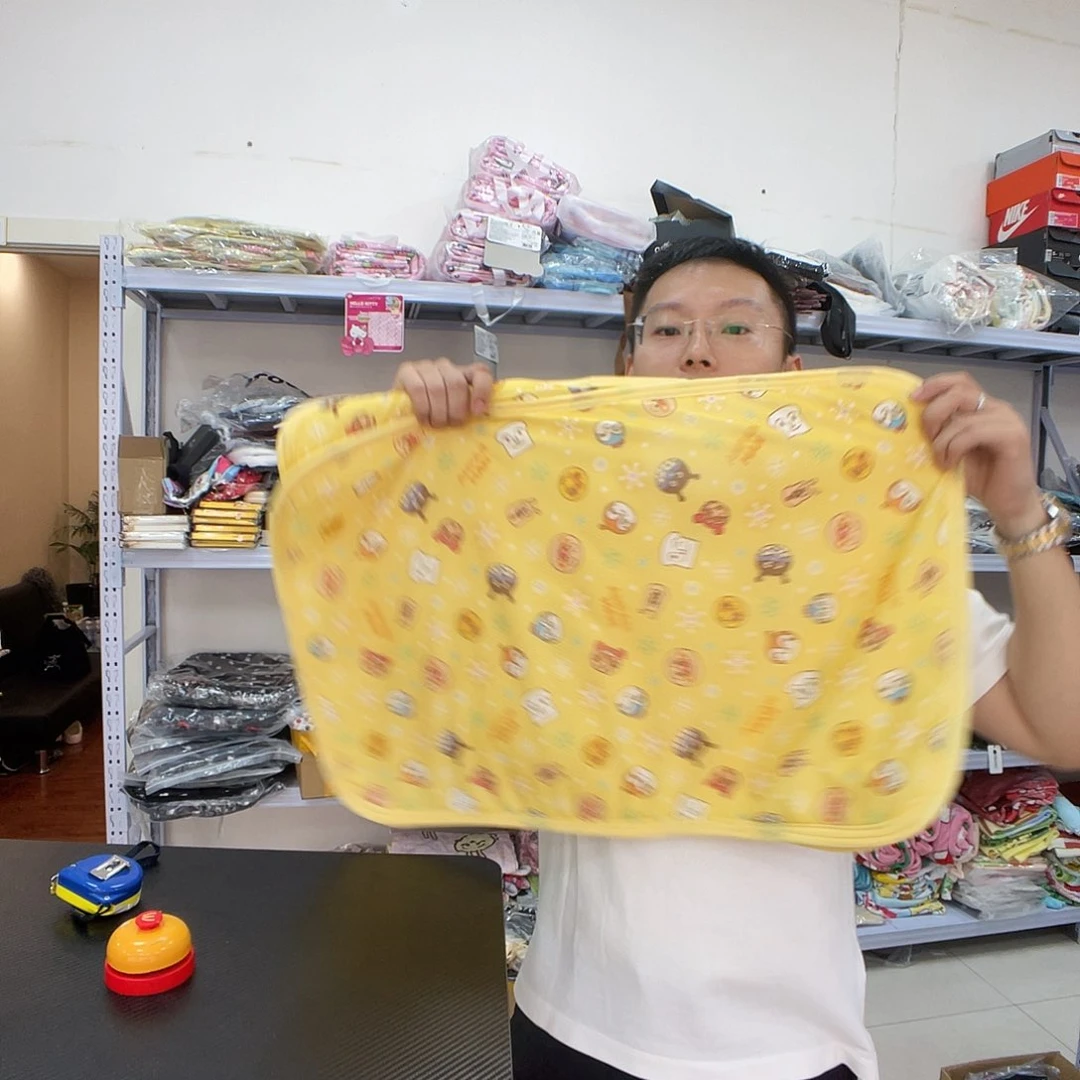 PU化妆包等各种产品的