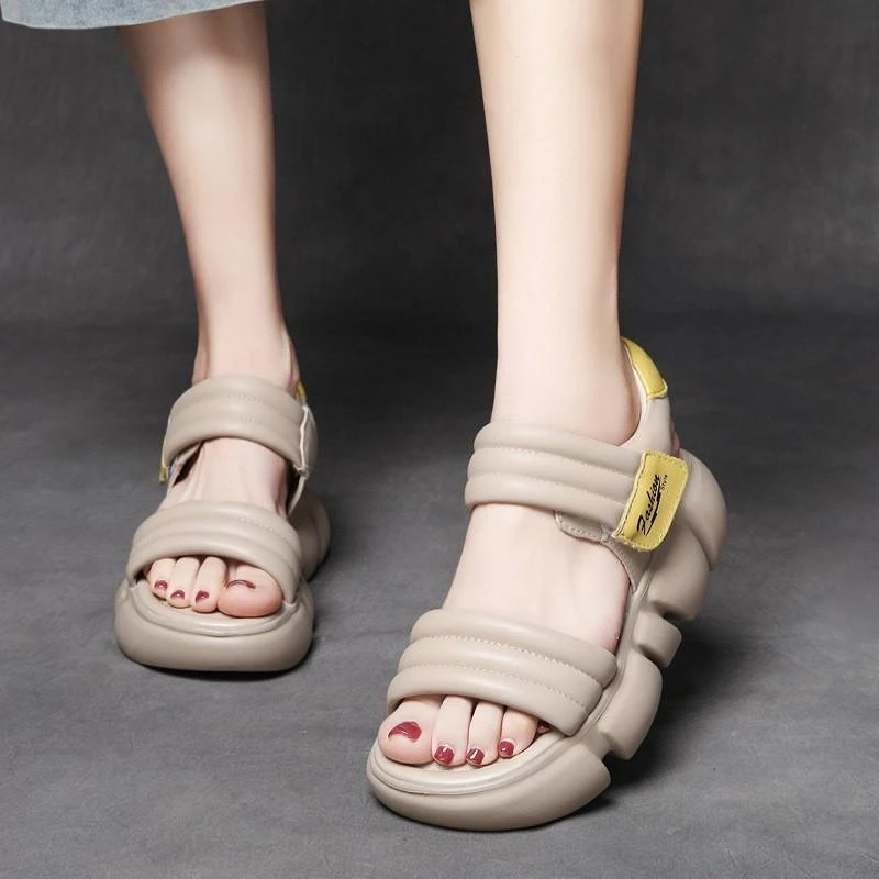 UHCK2025年夏季新款厚底防滑凉鞋女复古纯色魔术贴松糕底圆头中空