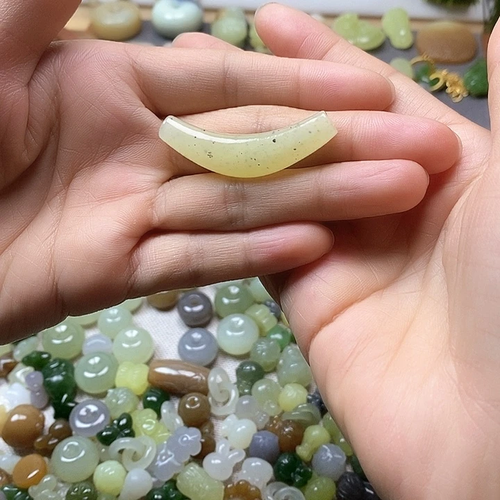 未镶嵌和田玉挂件弯管