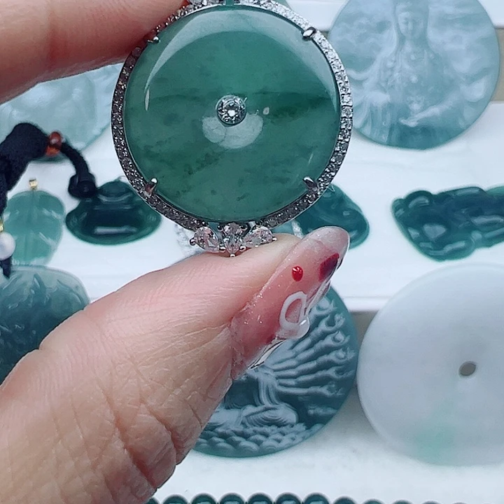 翡翠吊坠(不含链)未镶嵌