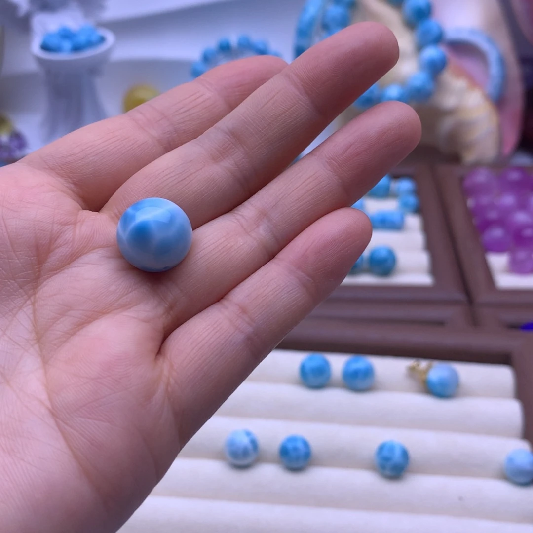无***士未镶嵌针钠钙石（海纹石）颈饰